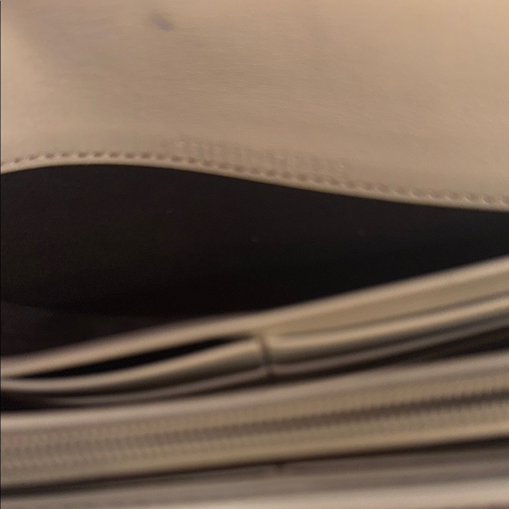 Gucci Guccissima Cream Leather Wallet with Gold GG Accent - Picture 10 of 10